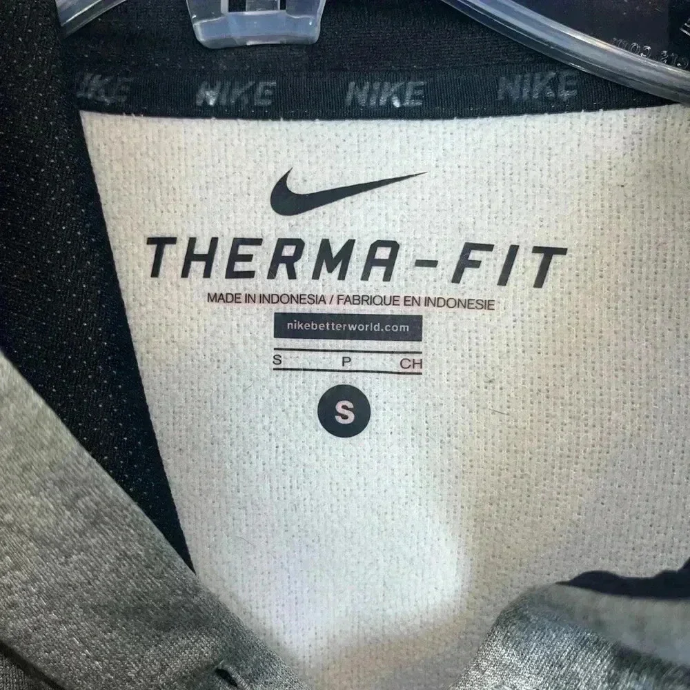 Nike thermal hoodie /sz sm